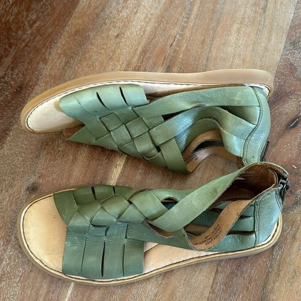 Born Iwa Sandal Woven Green size 6
